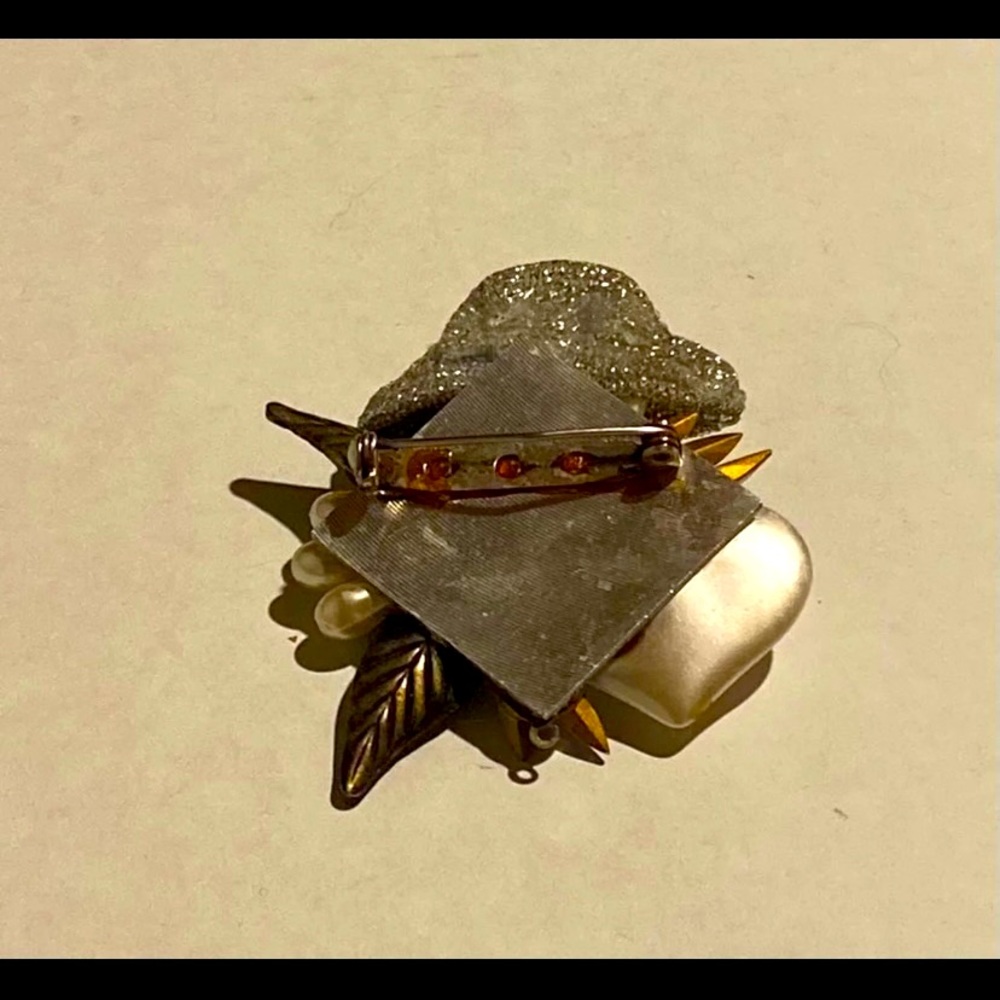 Brooch - Picture 3 of 5